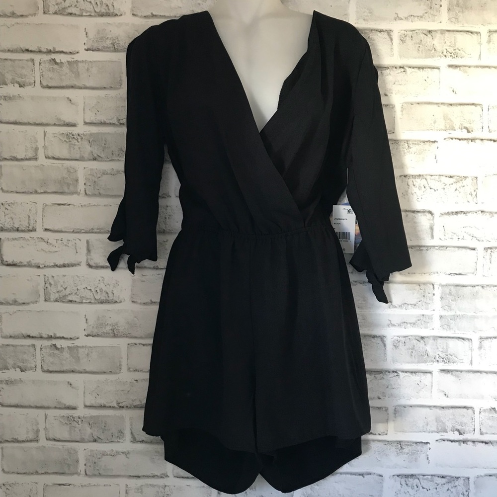 Lace-Trim Split-Sleeve Romper - Picture 1 of 9